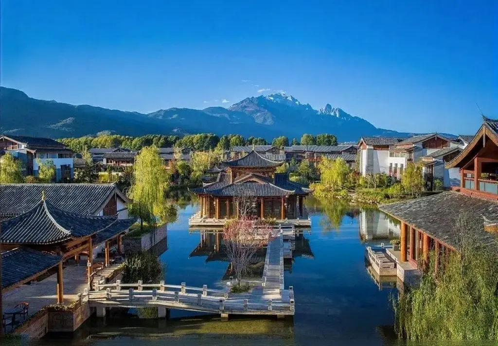 Yunnan Yulong Snow Mountain Hotel