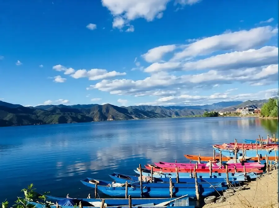 Pig-trough boats on Lugu Lake in Yunnan
