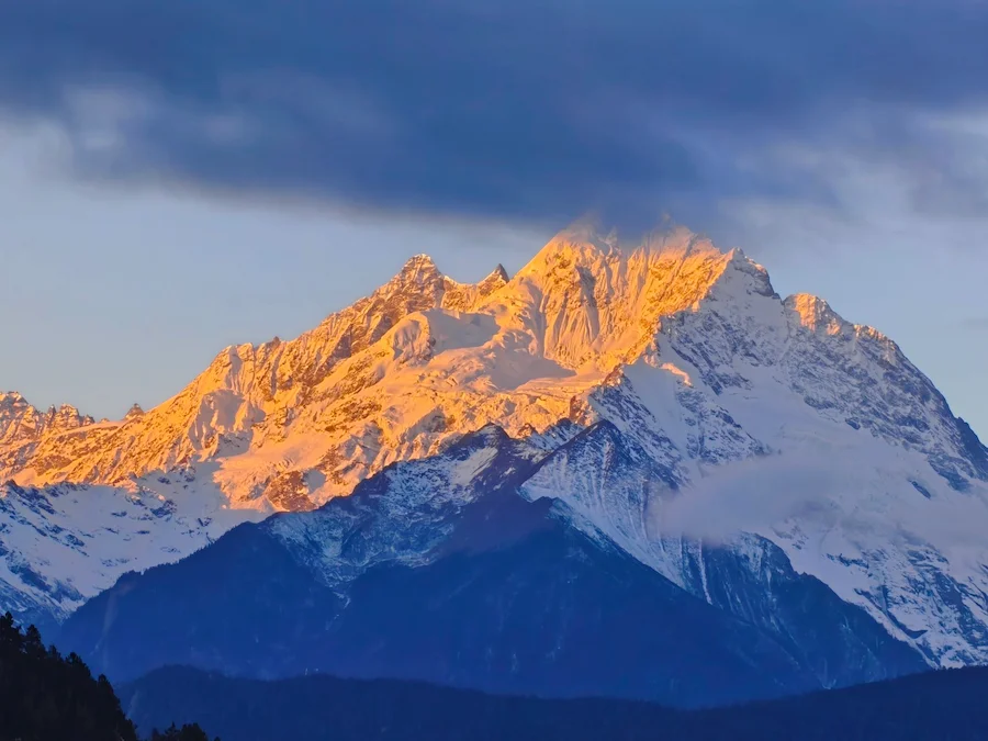 Sunrise at Meili Snow Mountain in Yunnan