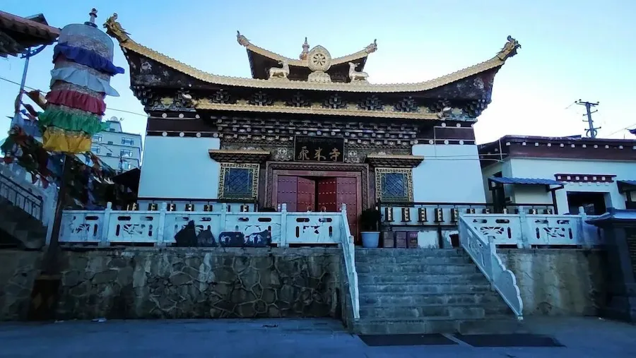 feilai temple yunnan