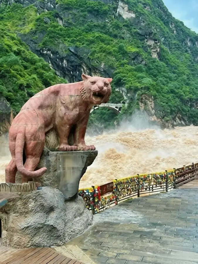 best places to visit in yunnan:Tiger Leaping Gorge in Shangri-La, Yunnan
