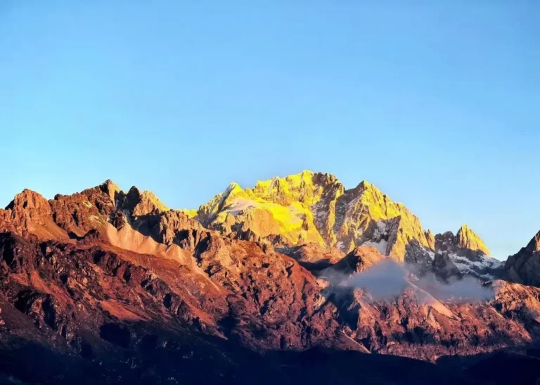Sunrise over Kawagarbo, the highest peak in Yunnan, Meili Snow Mountain