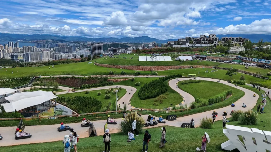 Dali luge theme park panoramic view with Cangshan Mountain and Erhai Lake