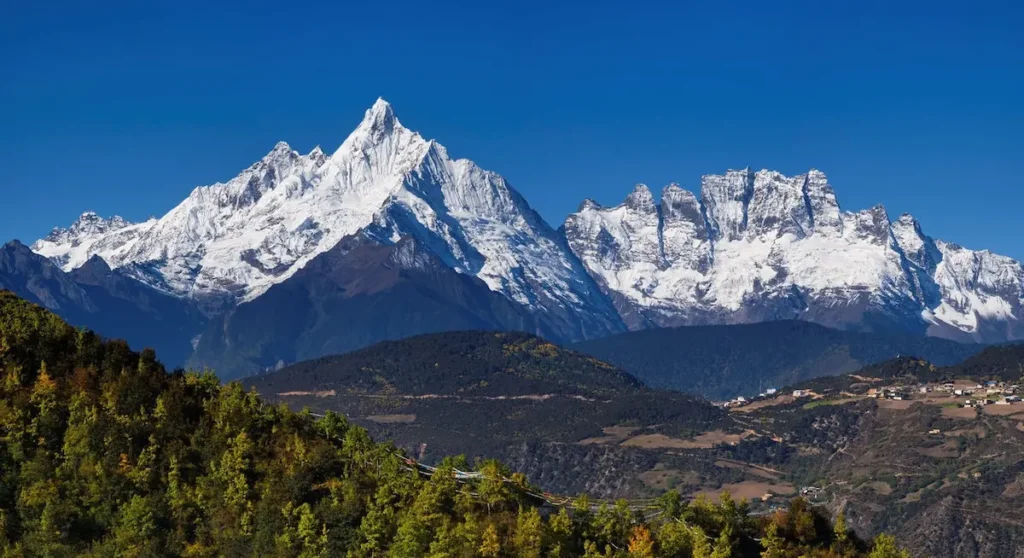 Hengduan Mountains snow peaks on the Yunnan plateau